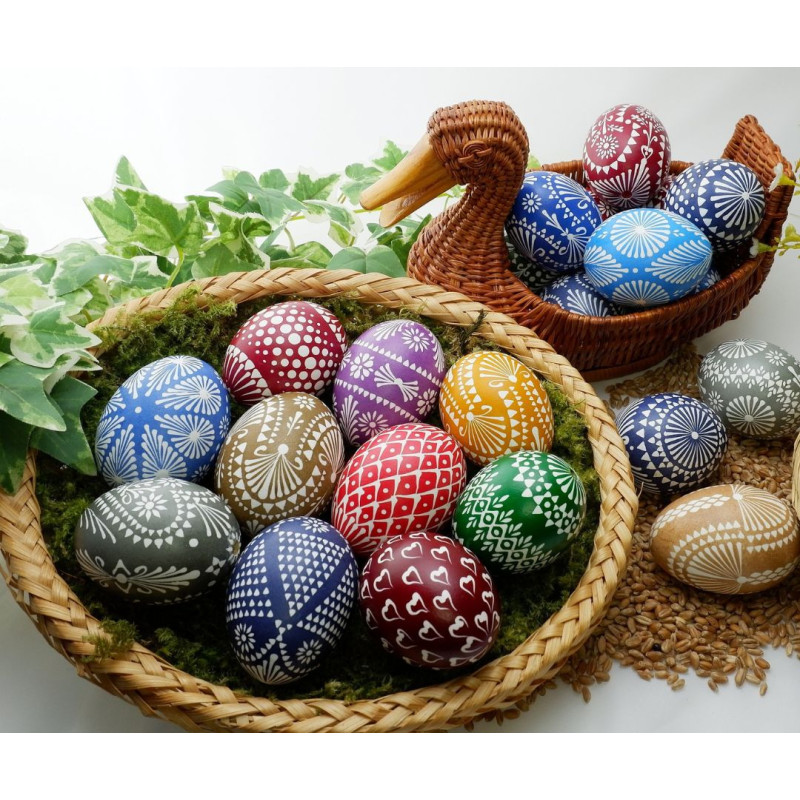 Ouă vopsite ca simbol al Paștelui
